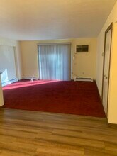 1166 Middle Tpke W, Unit 1166 in Manchester, CT - Foto de edificio - Building Photo
