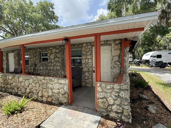 14035 W River Rd in Inglis, FL - Building Photo - Building Photo