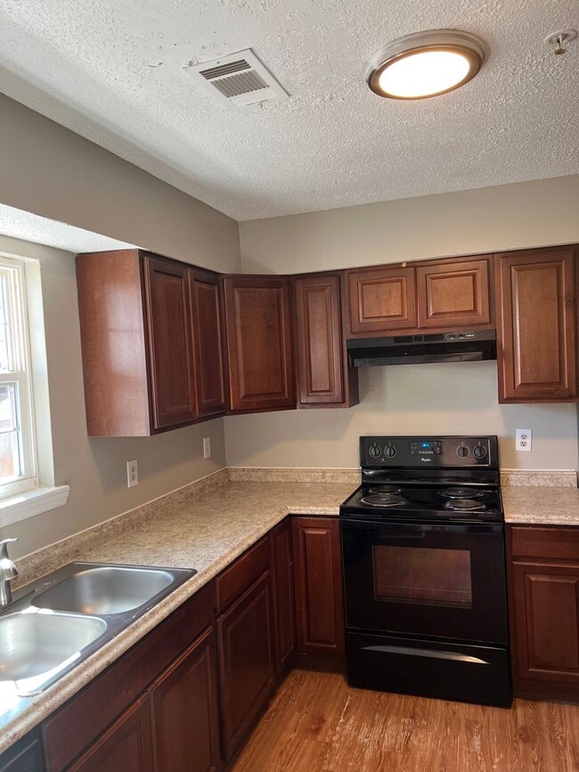 1073 Thornwoode Ln in Stone Mountain, GA - Building Photo - Building Photo