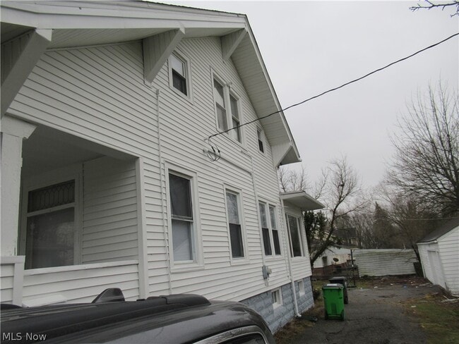 378 Columbus St in Bedford, OH - Building Photo - Building Photo