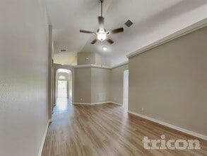 2143 Kaylas Ct, Unit 202 in Orlando, FL - Building Photo - Building Photo