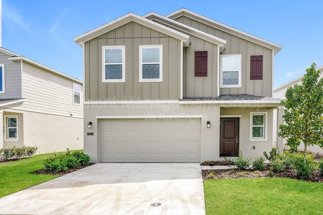 1212 Belle Isle Ln in Daytona Beach, FL - Building Photo