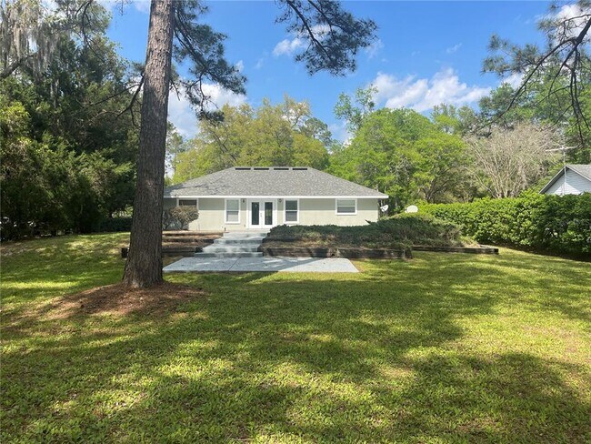 21433 Commons Route in Earleton, FL - Building Photo - Building Photo