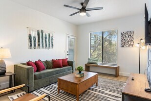 15608 N 71st St in Scottsdale, AZ - Building Photo