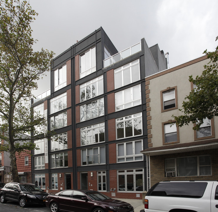 275 Manhattan Ave in Brooklyn, NY - Building Photo