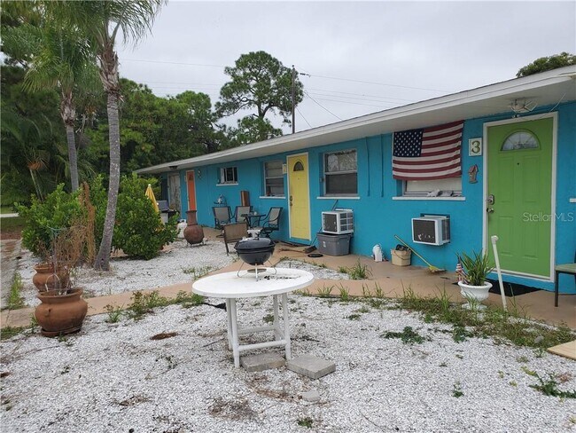 2021 Pennsylvania Ave-Unit -5 in Englewood, FL - Building Photo - Building Photo