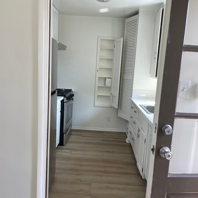 2122 Montana Ave, Unit 2122 in Santa Monica, CA - Building Photo - Building Photo