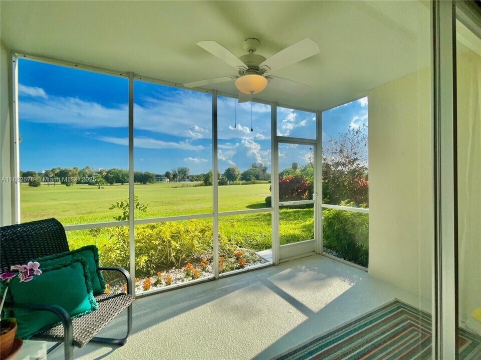 2950 N Palm Aire Dr in Pompano Beach, FL - Building Photo