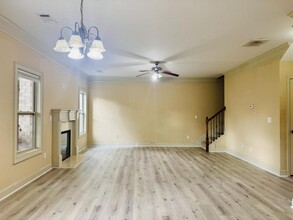 748 Channel Ln in Lawrenceville, GA - Building Photo - Building Photo