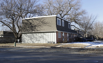 Sheridan West Townhouses in Wichita, KS - Building Photo - Building Photo