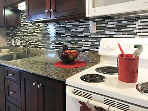 Margeaux Metairie in Metairie, LA - Building Photo - Building Photo