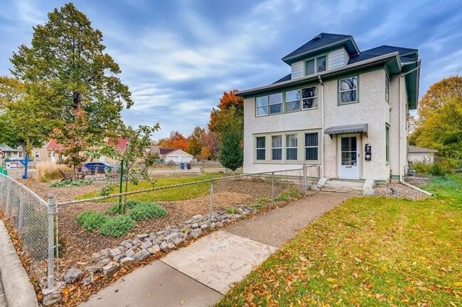 3405 Minnehaha Ave, Unit 2 in Minneapolis, MN - Building Photo - Building Photo