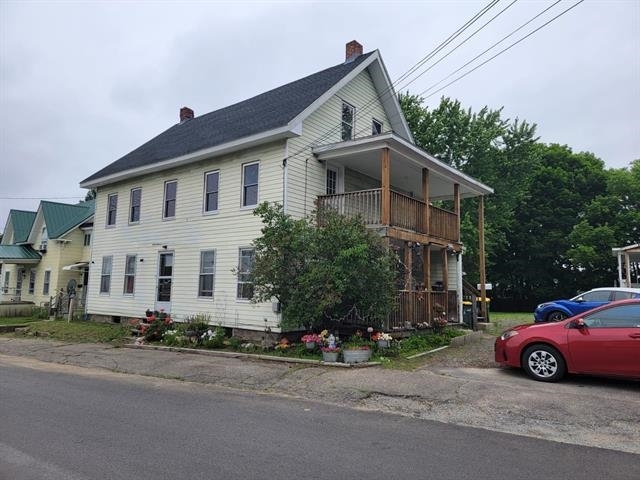 10 Dyer St in Laconia, NH - Foto de edificio