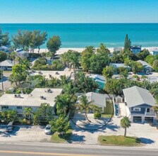 3006 Gulf Dr in Holmes Beach, FL - Building Photo - Building Photo