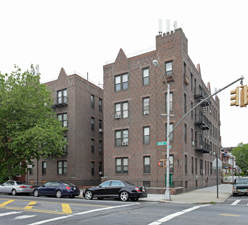 Linden Towers in Brooklyn, NY - Building Photo