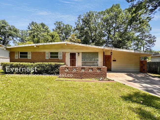 401 Oak Ln
