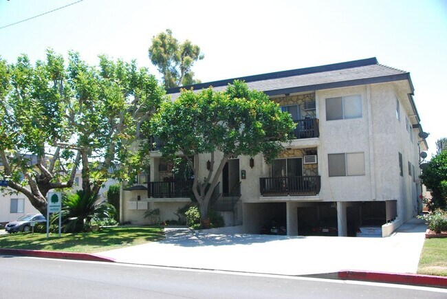 10960 Rose Avenue, in Los Angeles, CA - Building Photo - Building Photo