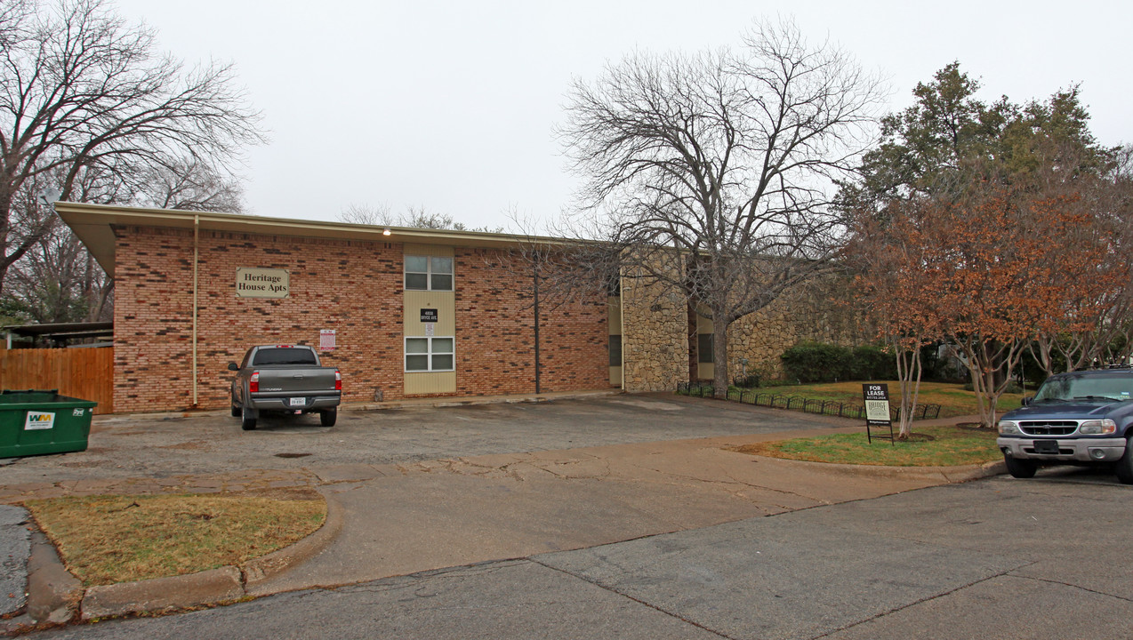 Heritage House in Fort Worth, TX - Foto de edificio