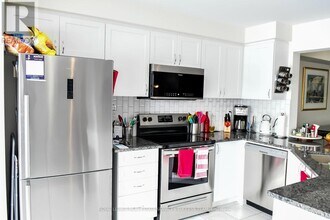 230 Waterbrook Ln in Kitchener, ON - Building Photo - Building Photo