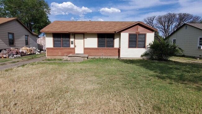 property at 4905 S Parker St