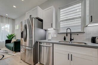 2105 Sam Wilson St in Houston, TX - Building Photo - Building Photo