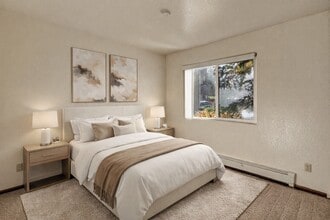 Ladera Villa in Anchorage, AK - Foto de edificio - Building Photo