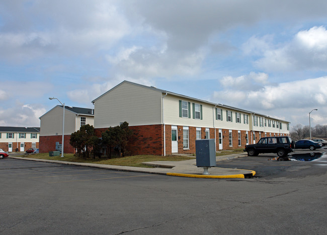 Ronez Manor Apartments in Springfield, OH - Building Photo - Building Photo