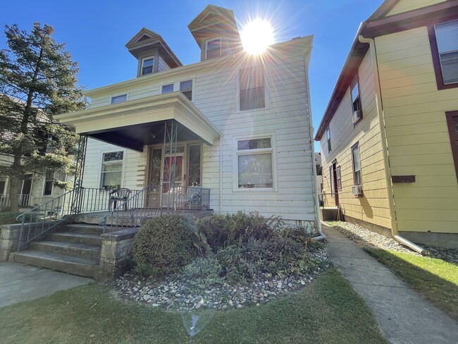908 Columbia Ave, Unit 5