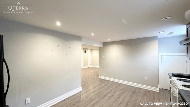 2-240 Markham Rd in Toronto, ON - Building Photo - Building Photo