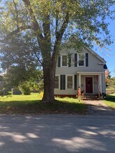 3 High St, Unit A in Waterville, ME - Foto de edificio - Building Photo