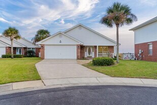 742 Saltair Ln in Mary Esther, FL - Building Photo