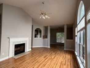 1715 Crystal Lake Dr in Charleston, SC - Foto de edificio - Building Photo