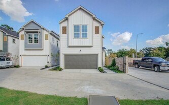 778 W Tidwell Rd in Houston, TX - Building Photo