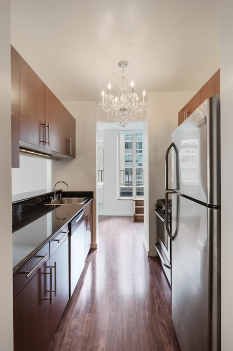 160 Water St in New York, NY - Building Photo