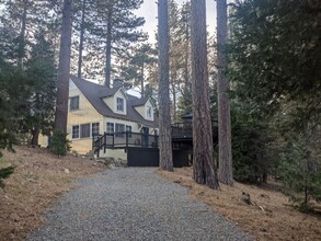 520 Millburn Rd in Lake Arrowhead, CA - Building Photo - Building Photo