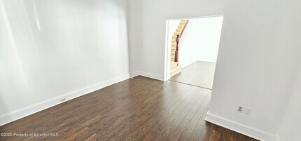 126 S Rebecca Ave in Scranton, PA - Building Photo - Building Photo