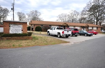 4481 Cemetary St in Powder Springs, GA - Building Photo - Building Photo