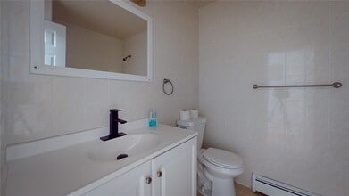 221-19 Fairbury Ave in Queens, NY - Building Photo - Building Photo
