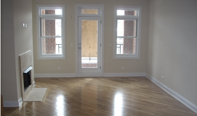 2334 N Greenview Ave, Unit 1 in Chicago, IL - Building Photo - Building Photo