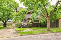1010 Lindsay Ave