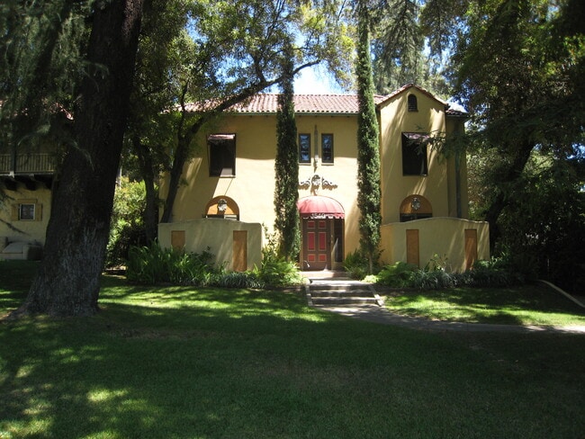 1540 N Lake Ave, Unit 1540