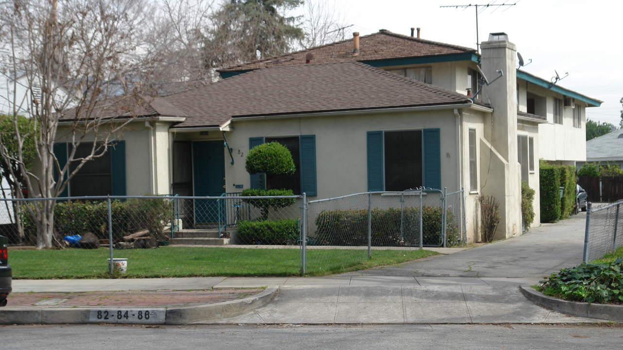 82-88 Daisy Ave in Pasadena, CA - Building Photo