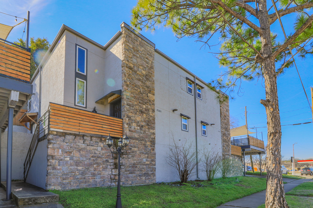 Park Hill Townhomes in Fort Worth, TX - Building Photo