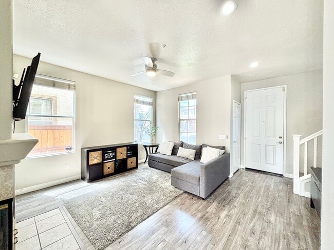 818 Navigator Way in Oxnard, CA - Building Photo - Building Photo