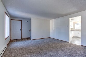 740 SE Cedar St in Hillsboro, OR - Building Photo - Building Photo