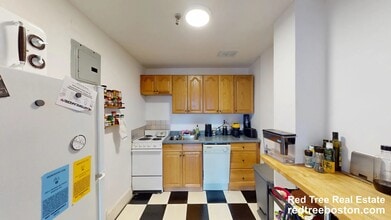 470 Beacon St, Unit 9 in Boston, MA - Building Photo - Building Photo