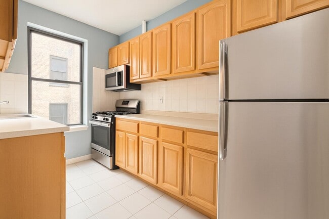 536 Fort Washington Ave in New York, NY - Building Photo - Building Photo