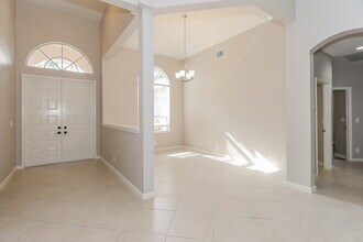 2560 Jardin Manor in Weston, FL - Building Photo - Building Photo