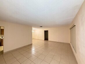 7508 NW 67th Ave in Tamarac, FL - Building Photo - Building Photo