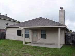 1909 Roaring Springs Dr in Pearland, TX - Building Photo - Building Photo